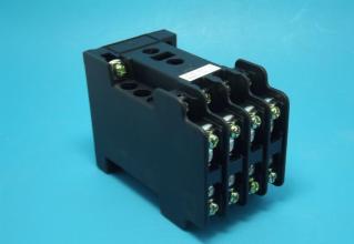 中間繼電器圖二 中間繼電器圖二